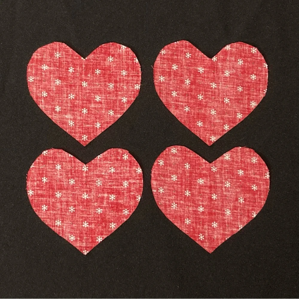Vintage 1990s Set of 4 Heart Shaped Christmas Fabric Scraps 4.5” x 4” - Picture 2 of 6